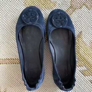 Tory Burch size 6 blue suede flats